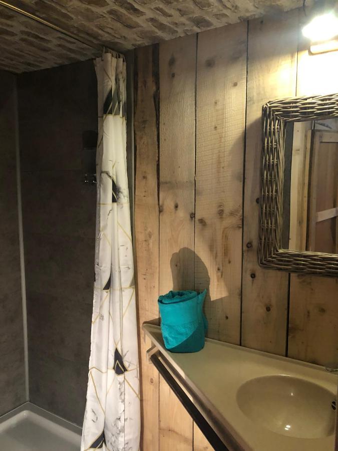 Le Repos Du Nomade B&B 7 Personnes Manhay Esterno foto