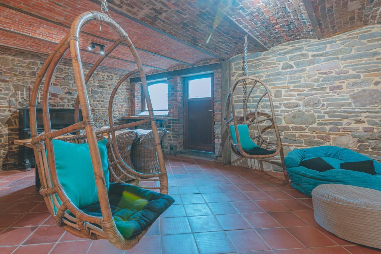 Le Repos Du Nomade B&B 7 Personnes Manhay Esterno foto