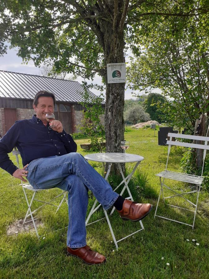Le Repos Du Nomade B&B 7 Personnes Manhay Esterno foto